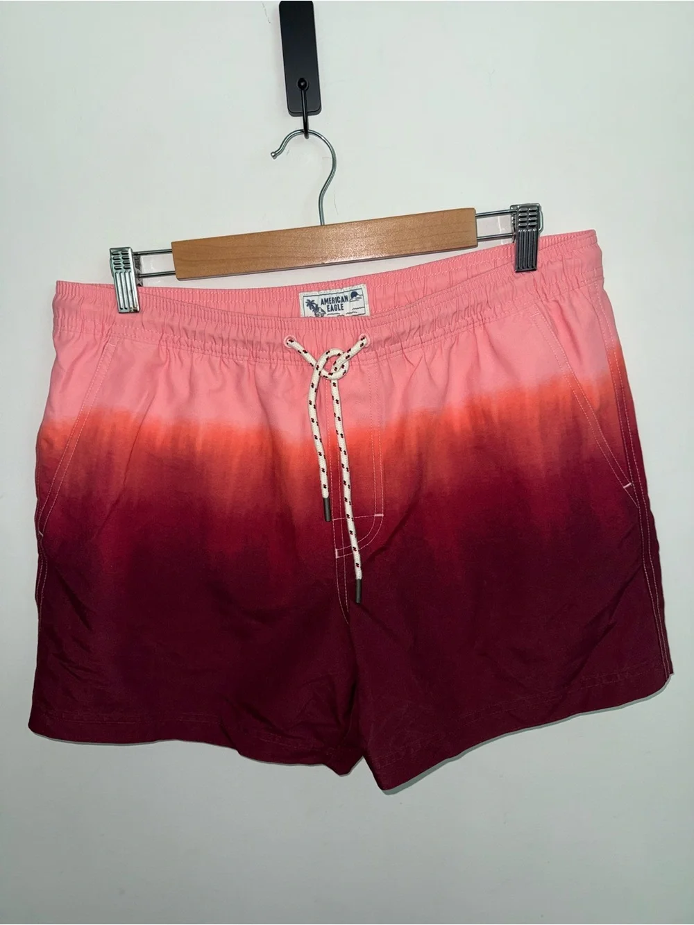 American Eagle 5.5” Dip Dye Swim Trunks Medium